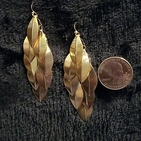 Gold color leaf Earrings - Picture 2 of 5